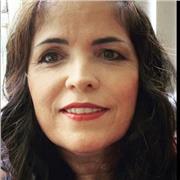 Professora de Matemática para crianças e adolescentes até o nono ano do Ensino Fundamental